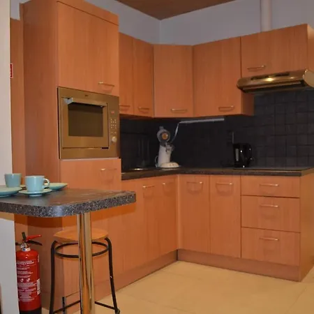 Cozy For 4 Steps From The