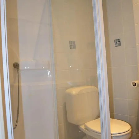 Cozy For 4 Steps From The Appartement *