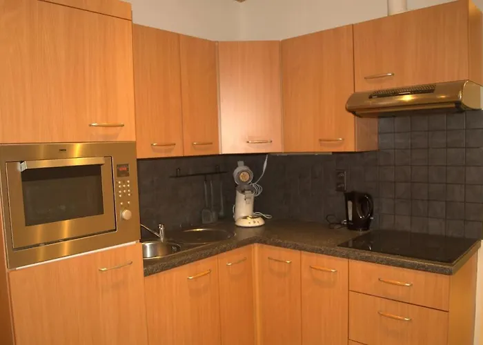 Cozy For 4 Steps From The *