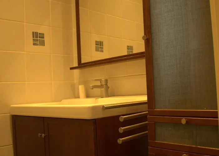 Cozy For 4 Steps From The